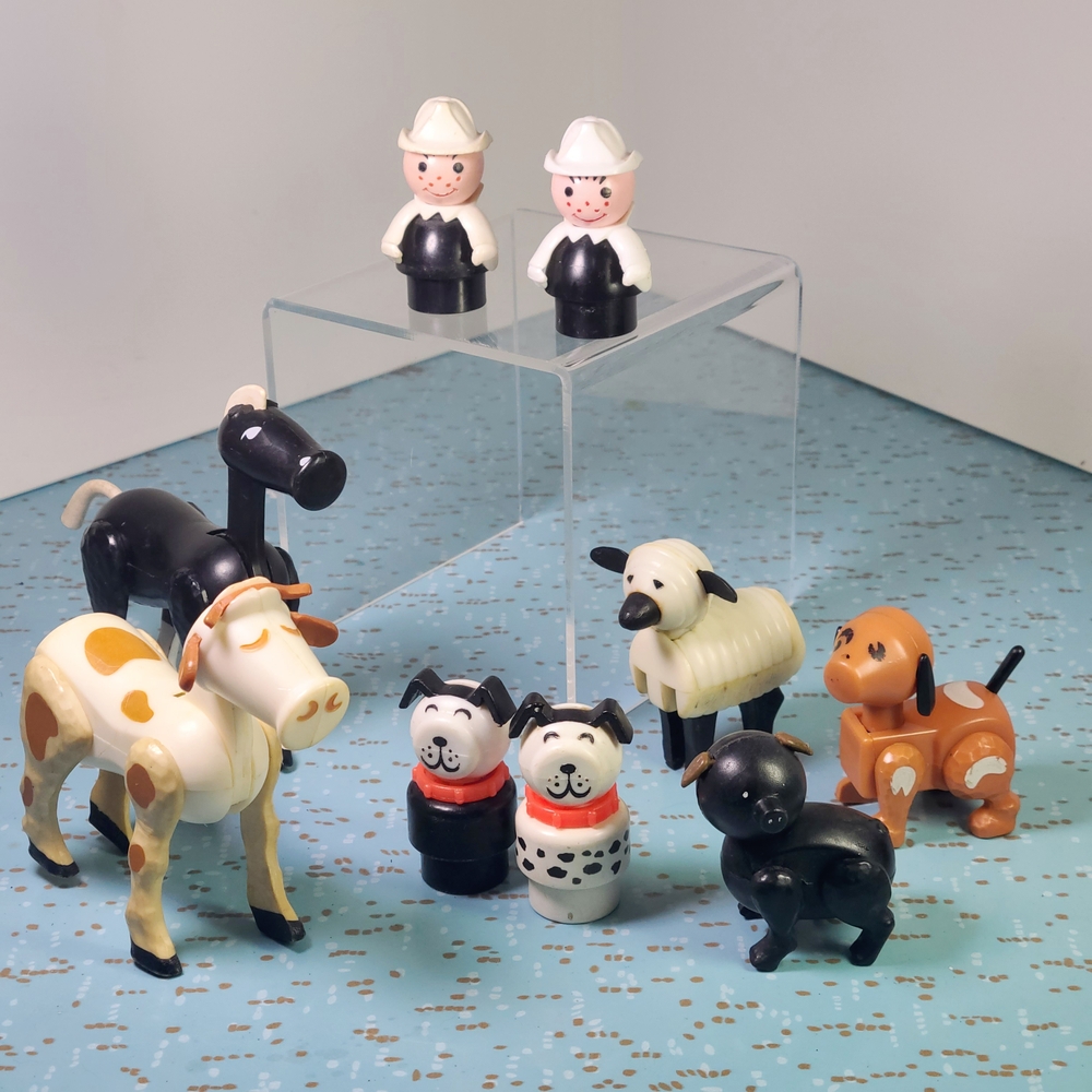 9pc Vintage Fisher-Price Little People Farm Animal & Figurines Set Playset